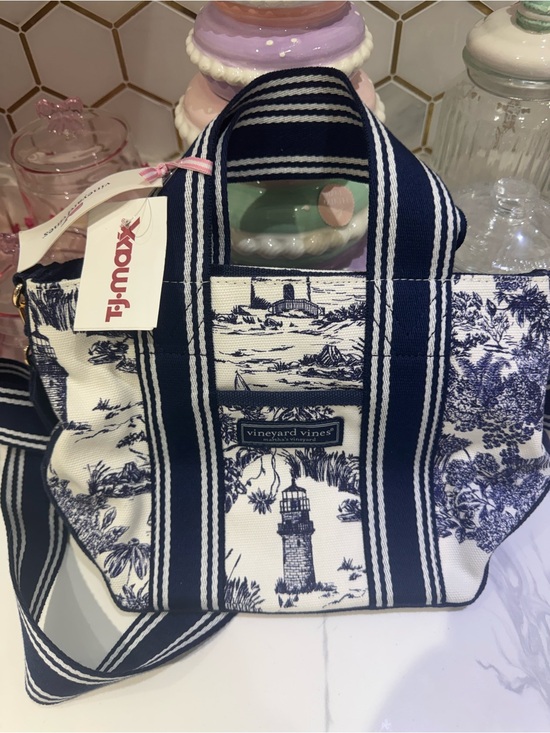 Vineyard Vines Handbags - Vineyard Vines Navy and White Toile Mini Tote